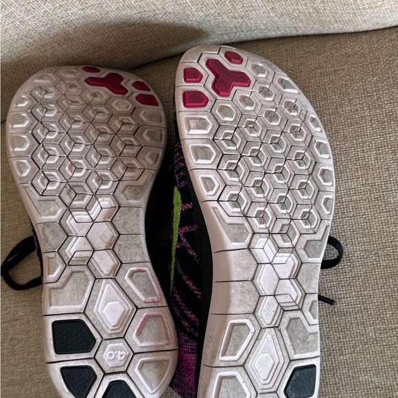 Nike Women's Black and Purple Athletic Shoes - Picture 4 of 4